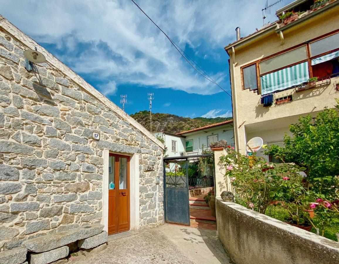 Bottidda Domos Antigas B&B 외부 사진