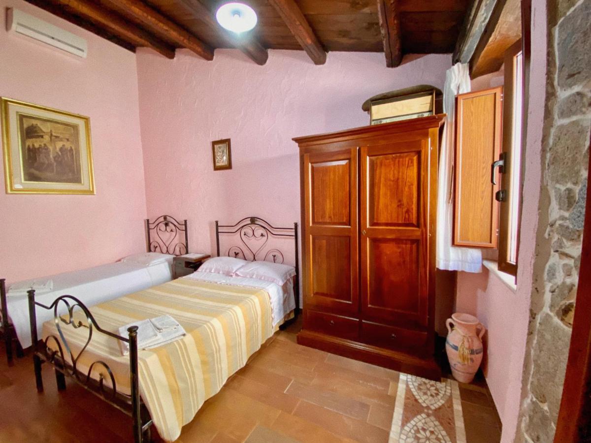 Bottidda Domos Antigas B&B 외부 사진