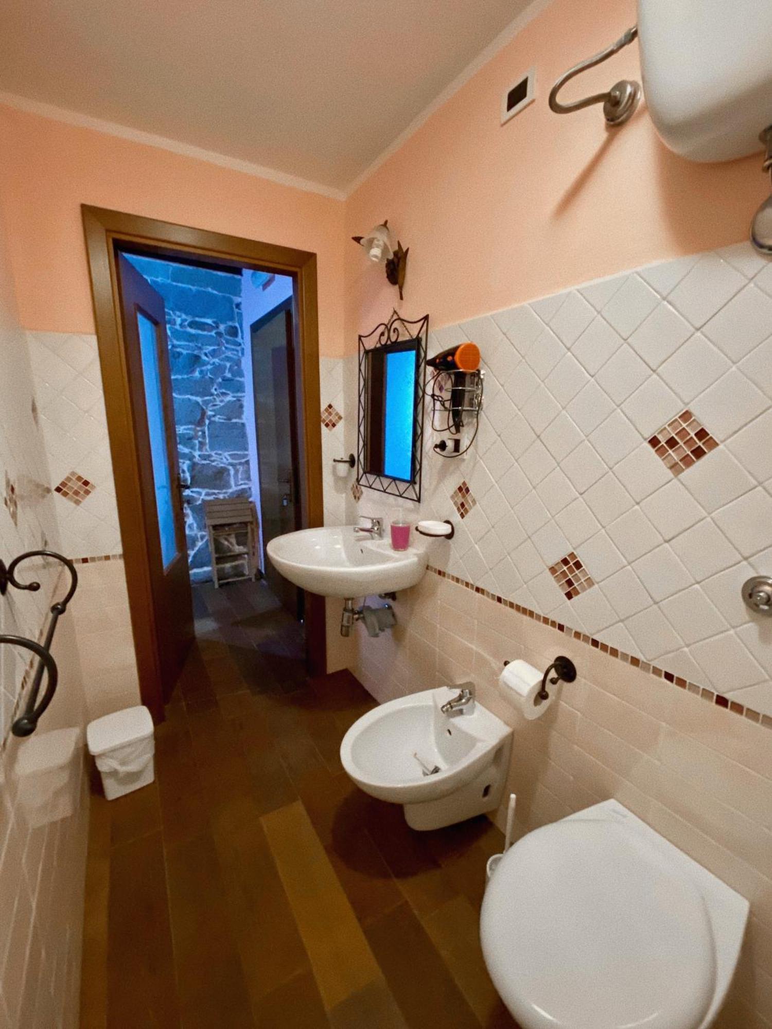 Bottidda Domos Antigas B&B 외부 사진